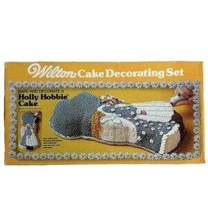 WILTON HOLLY HOBBIE CAKE PAN WILTON CAKE PAN W/ORIGINAL BOX 1976
